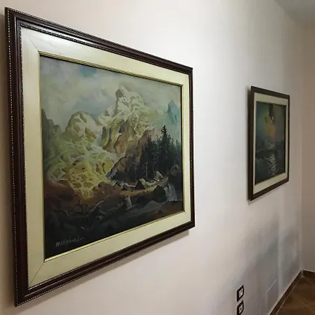 Himara Apartment *